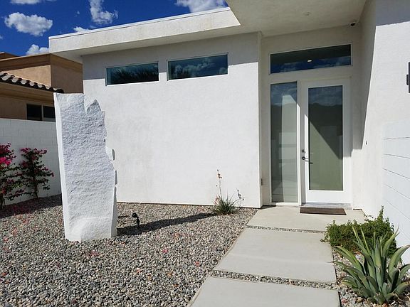 3rd image of 54545 Avenida Madero