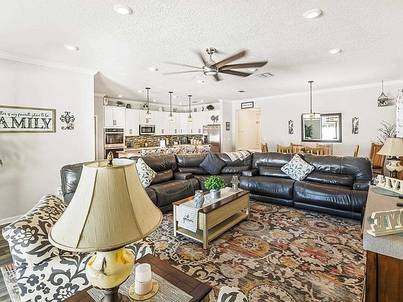 3rd image of 31 Olivine Ct