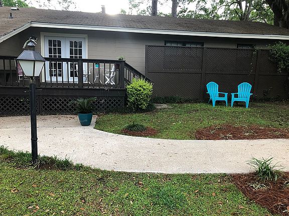 3rd image of 1526 Coombs Dr