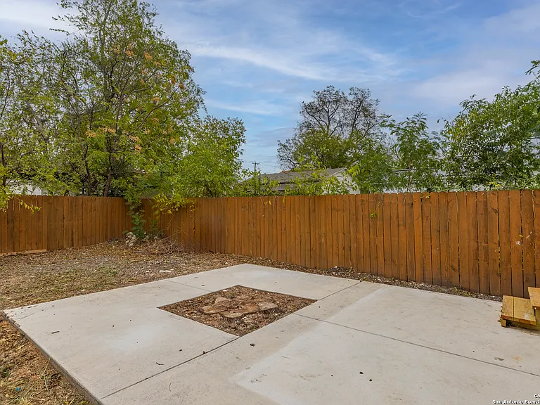 125 Forrest Ave — Photo 14