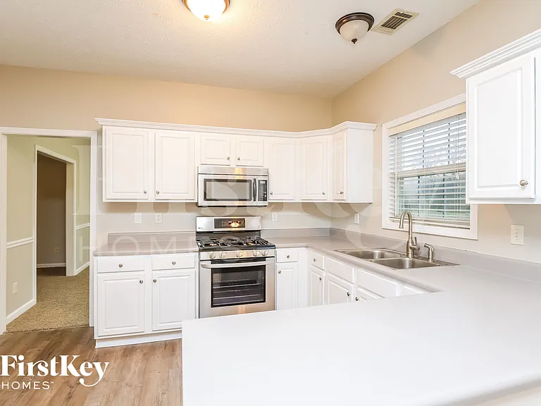6217 Turnberry Ln — Photo 8