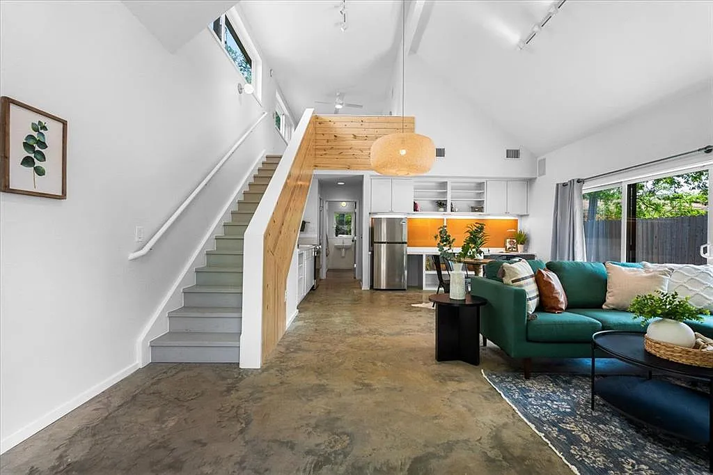 1 bed, 1.0 bath, 872 sqft, $2,150 — Photo 2