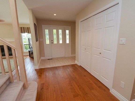 3rd image of 766 Canyon Crescent Rd
