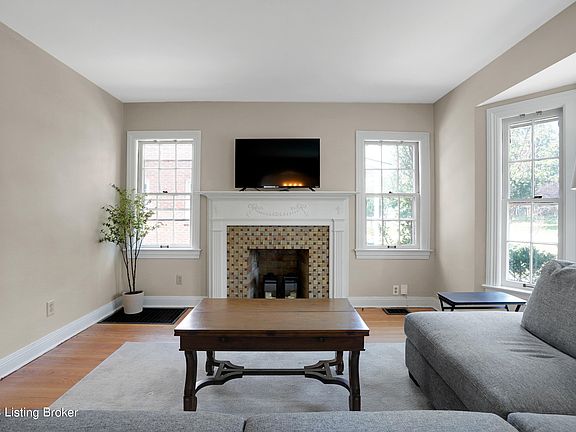 4th image of 2208 Wadsworth Ave