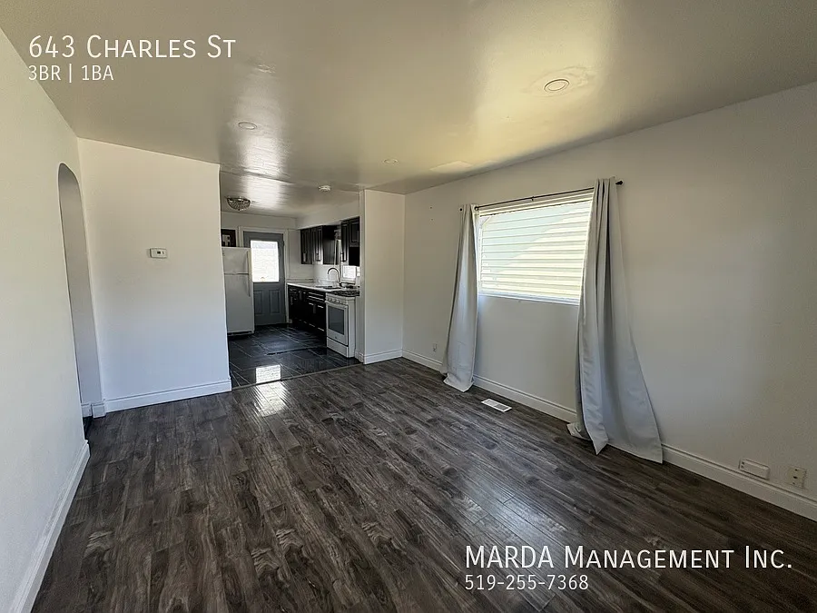 Charming 3 Bed 1 Bath W/ Large Yard & Central Air + Hydro, Water & Gas — Photo 2