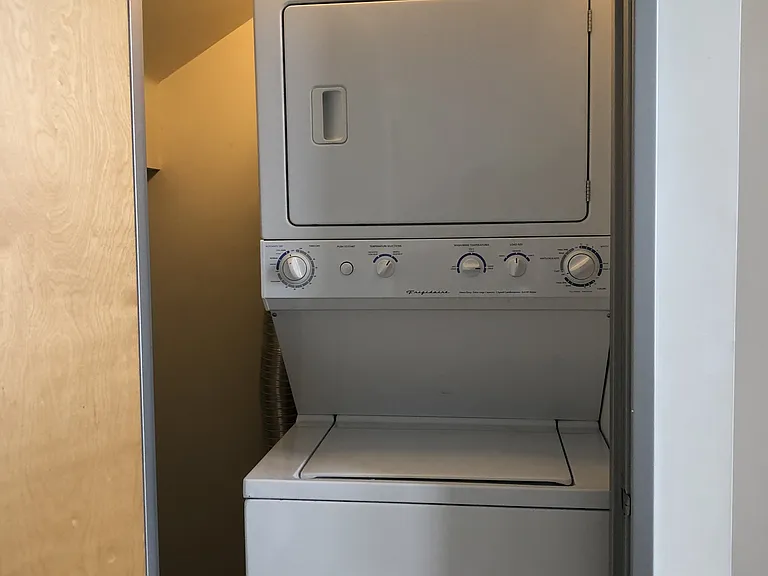 713 N Hudson Ave #105 — Photo 5
