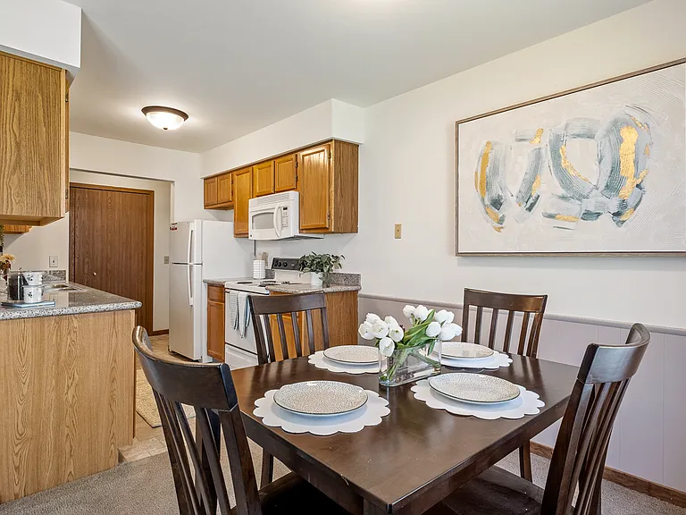 Brookmeadow Apartments — Photo 8