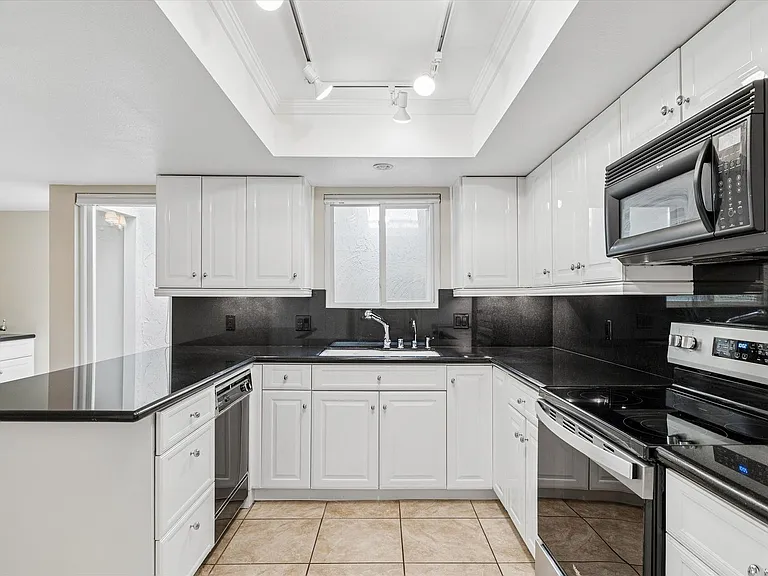 5208 N 78th Way — Photo 12