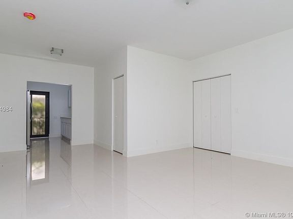 5th image of 1727 Normandy Dr #4