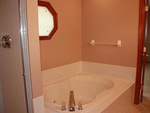 5th image of 10400 Braemar Dr