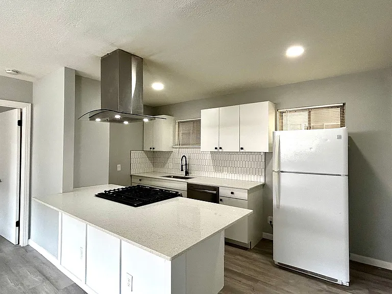 3304 Tom Green St #C — Photo 7