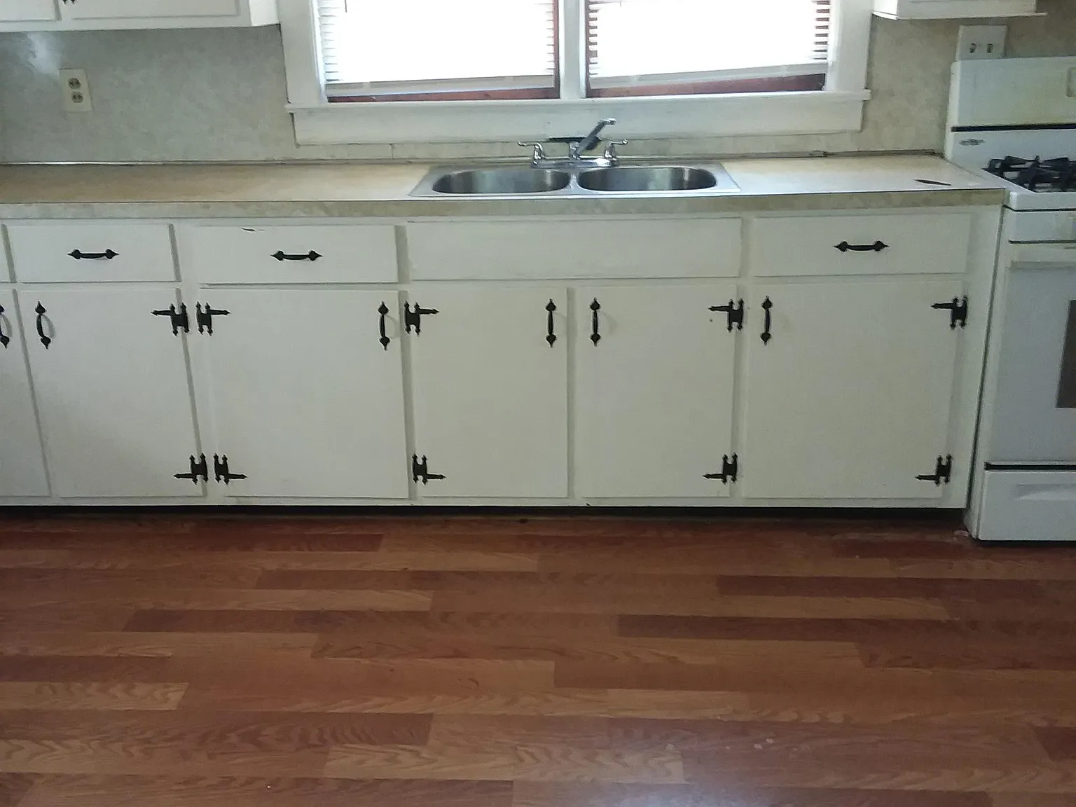 213 Campbell Street - 1 — Photo 2