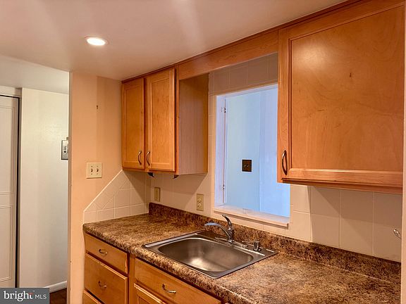 3rd image of 100 West Ave APT 604W