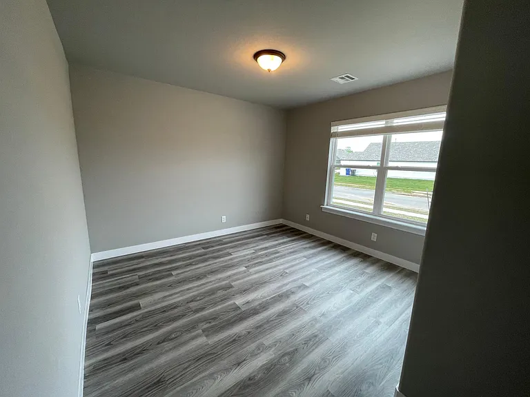 7313 S Walnut Ave — Photo 9