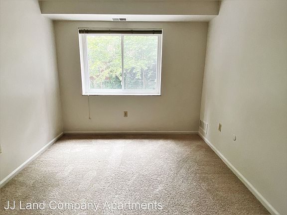 3rd image of 450 S Aiken Ave #106