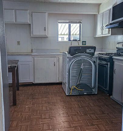 4th image of 45800 Challenger Way #251