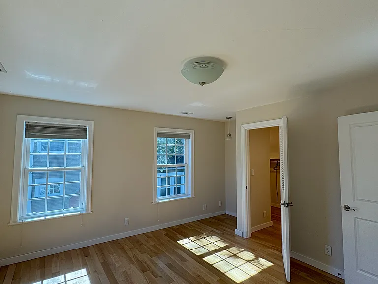 37 NE 47th Ave — Photo 14