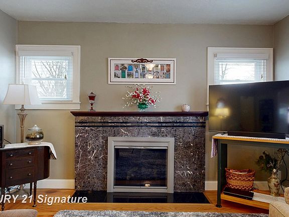 4th image of 314 Myrtle St