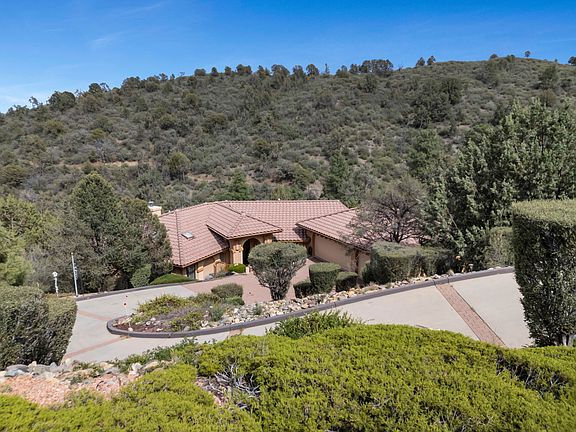 2nd image of 3160 Rainbow Ridge Dr