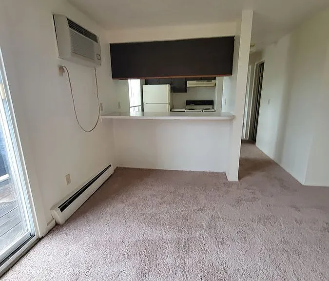 1448 W River Rd #E — Photo 3
