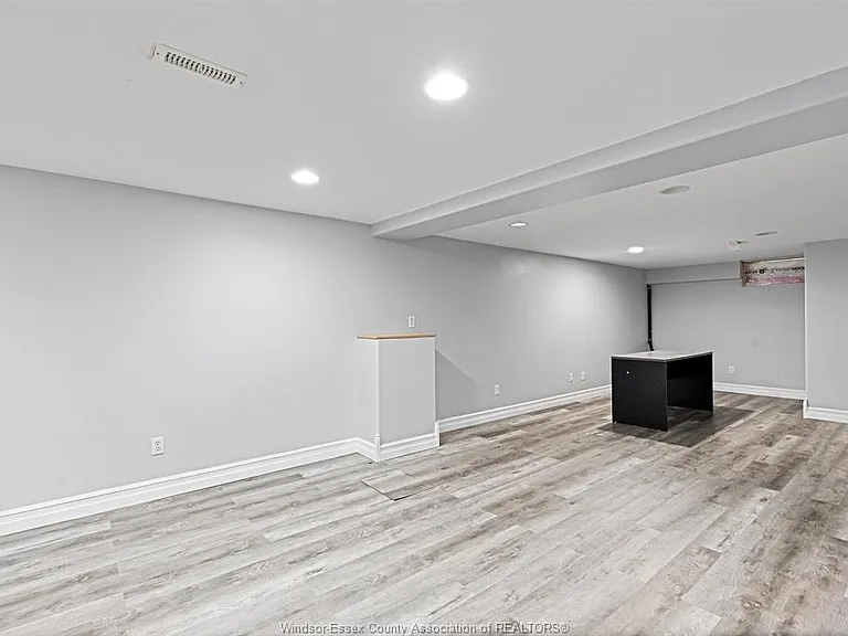 3162 Avondale Ave — Photo 12