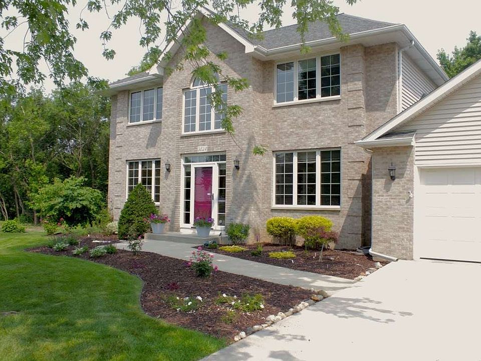 2nd image of 3824 Foxborough Ln