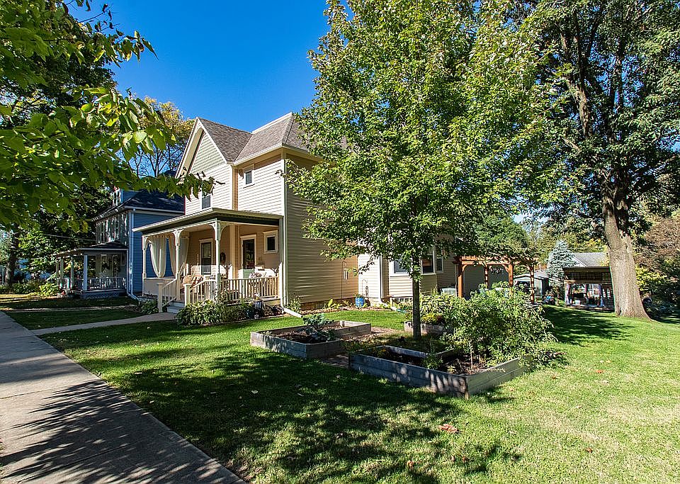 New Cedar Garden Boxes