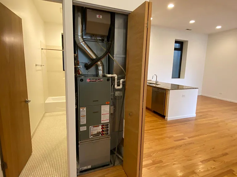 1855 N Washtenaw Ave #1R — Photo 6