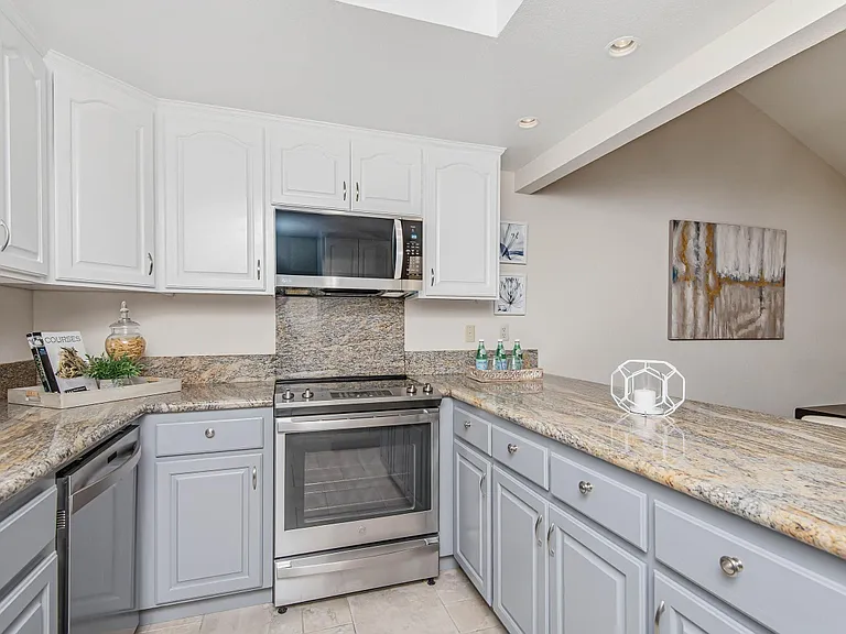 309 Lone Oak Dr — Photo 11
