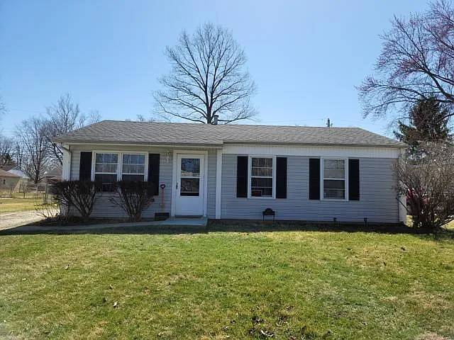 1901 Southwood Dr photo 1