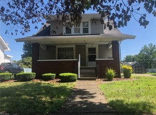 723 4th St NW, New Philadelphia, OH