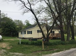 19226 S Creek Rd, Jerseyville, IL 62052