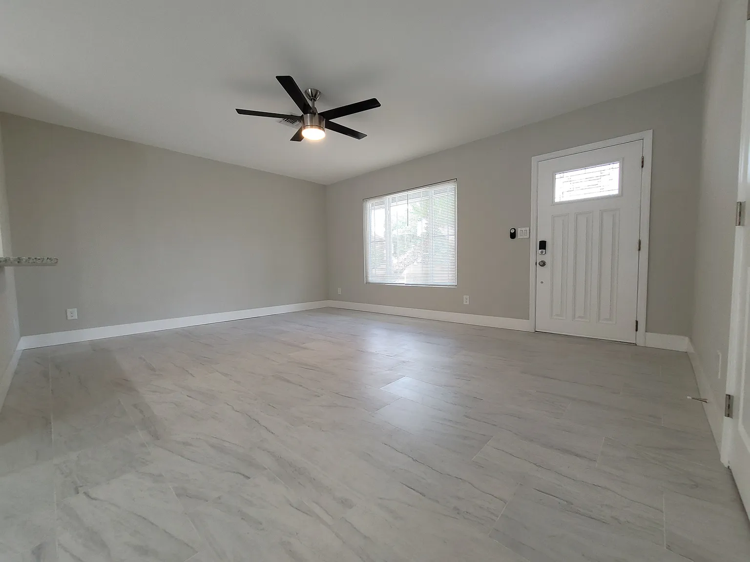 3 bed, 1308 sqft, $3,275 — Photo 4