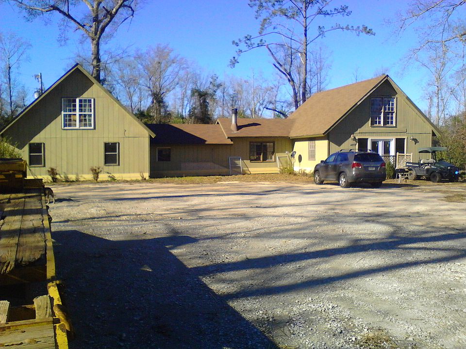 Front view of home