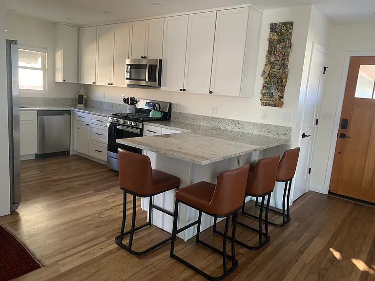 36 Raymond Dr — Photo 2