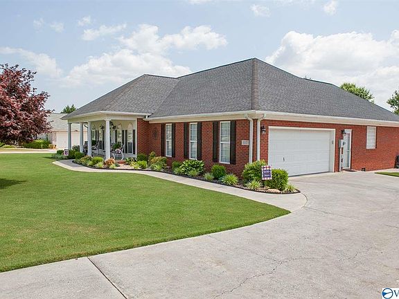 3rd image of 117 Chambray Dr