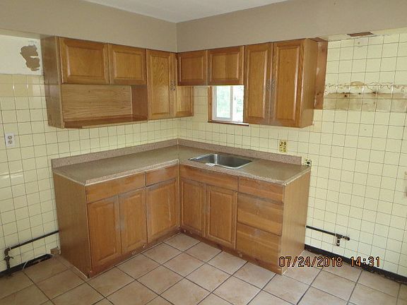 4th image of 219 Clifton Dr