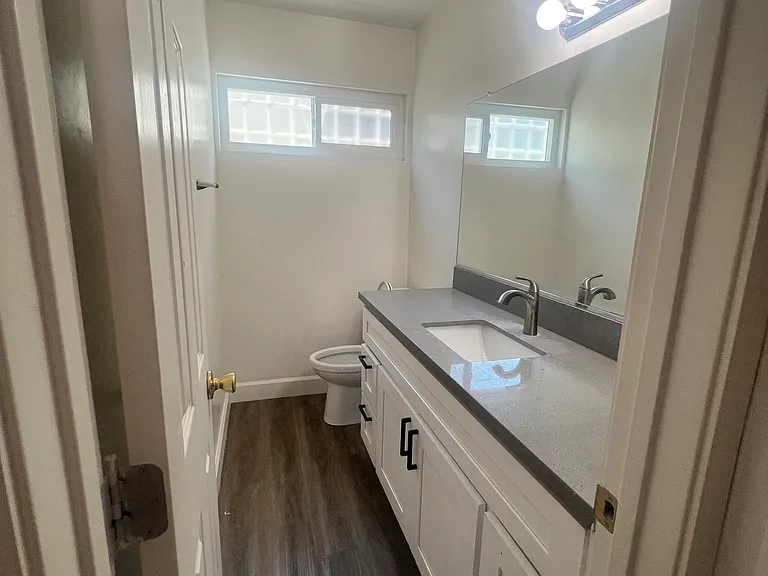 235 E Burnett St #9 — Photo 7