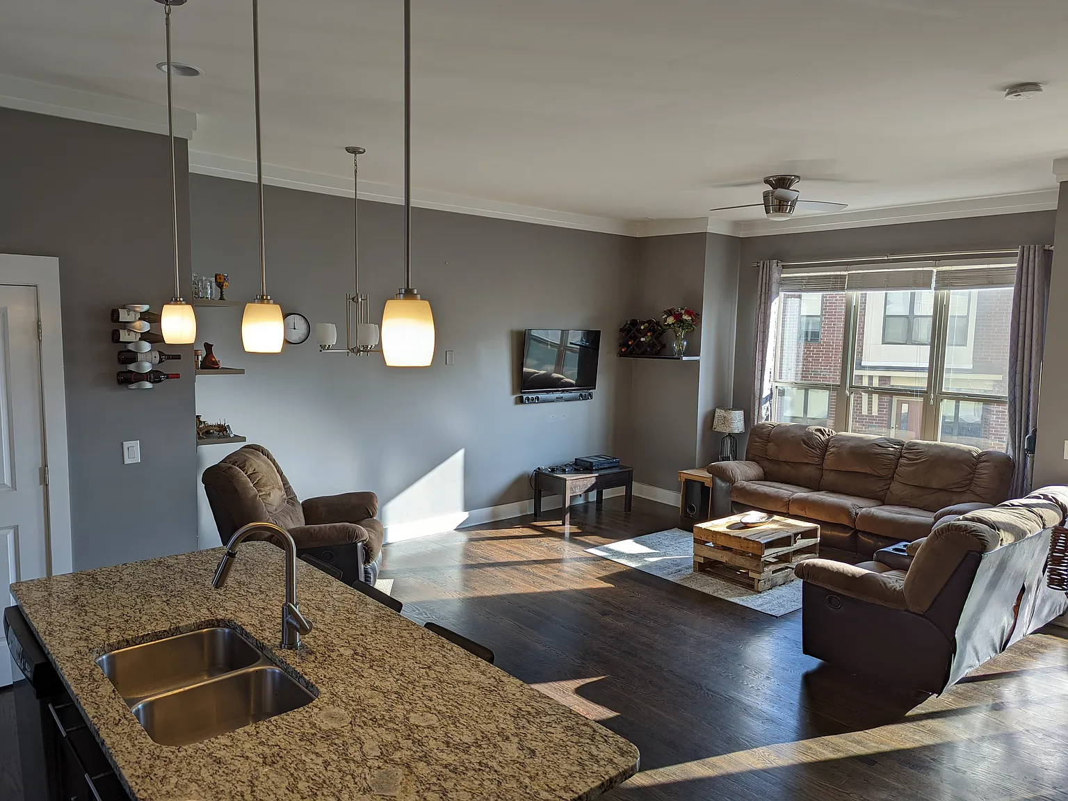 2 bed, 2.5 bath, 1675 sqft, $2,500 — Photo 4