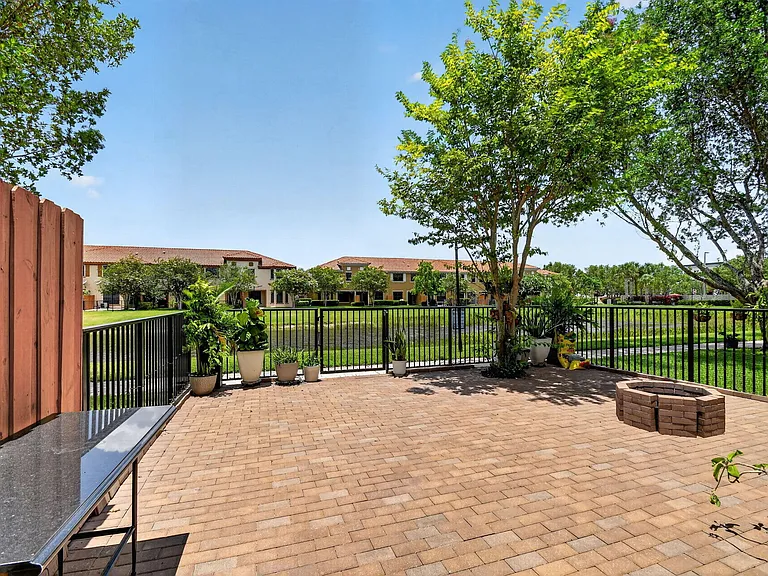 10139 Wellington Parc Dr — Photo 29