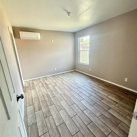 909 El Campo Dr — Photo 5