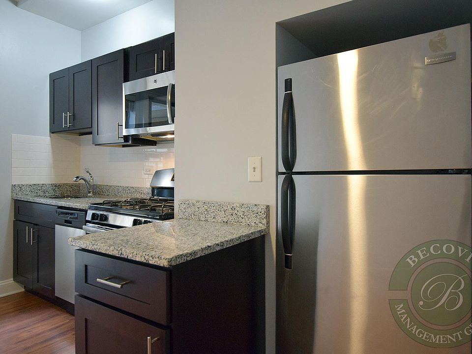 1st image of 4555 N Malden St APT 101