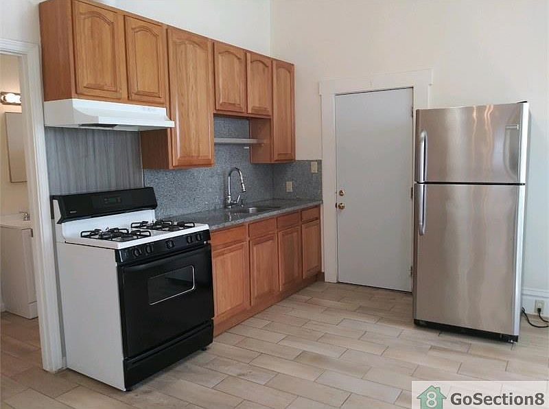 2nd image of 1602 12th Ave