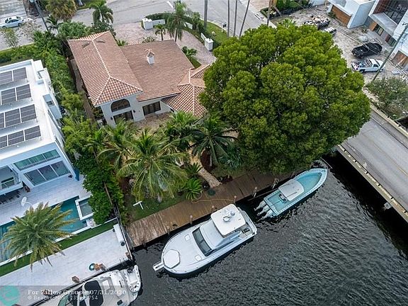 4th image of 2301 Sea Island Dr