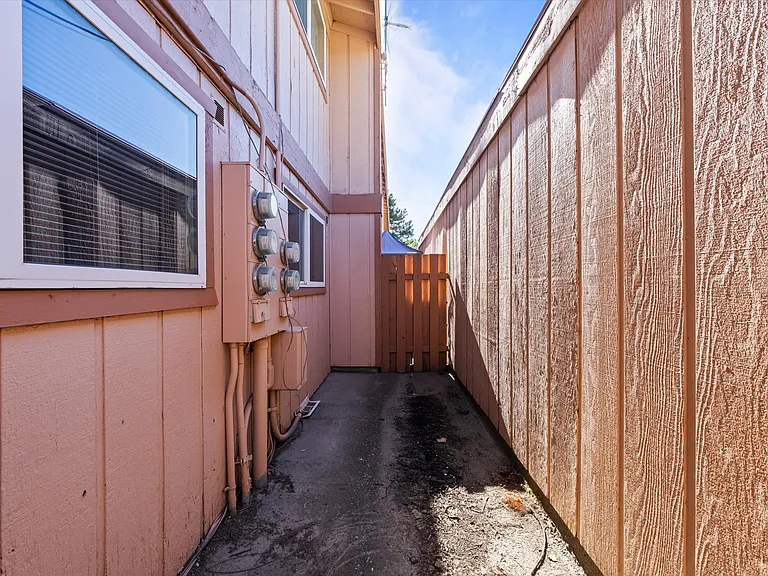 3121 W Hood Ave #E103 — Photo 6