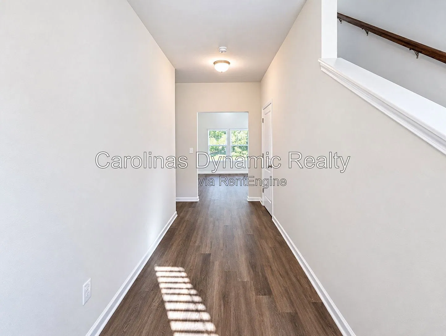 3 bed, 2.5 bath, 1446 sqft, $1,700 — Photo 2