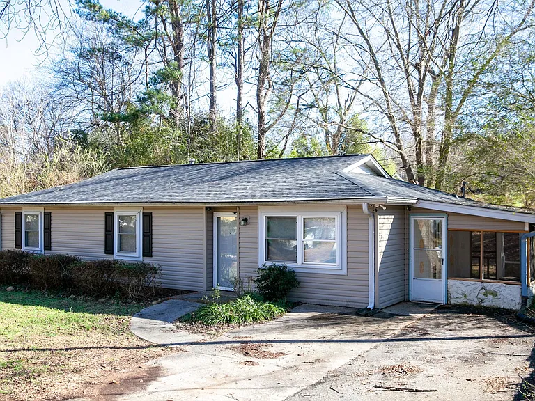 24 Barclay Dr — Photo 2