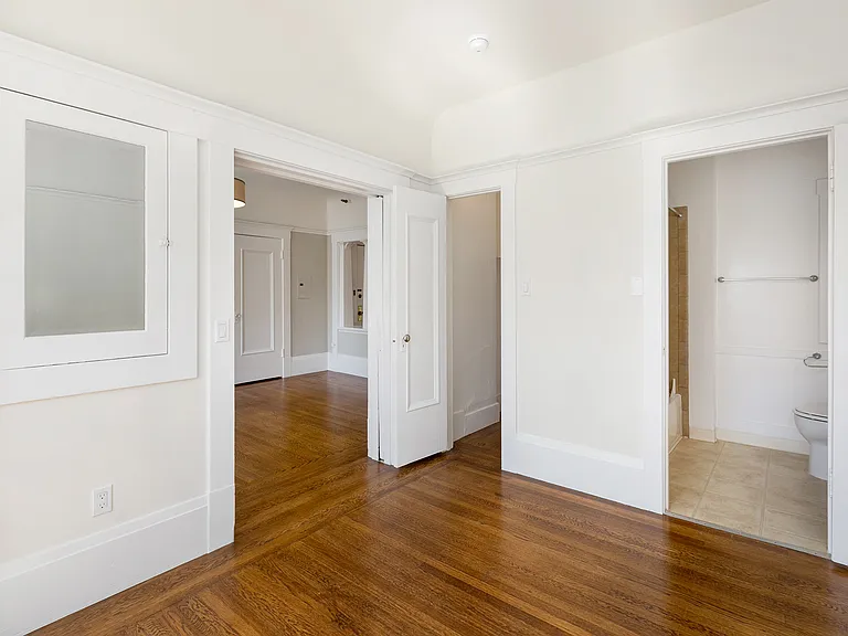 929 Pine Street — Photo 11