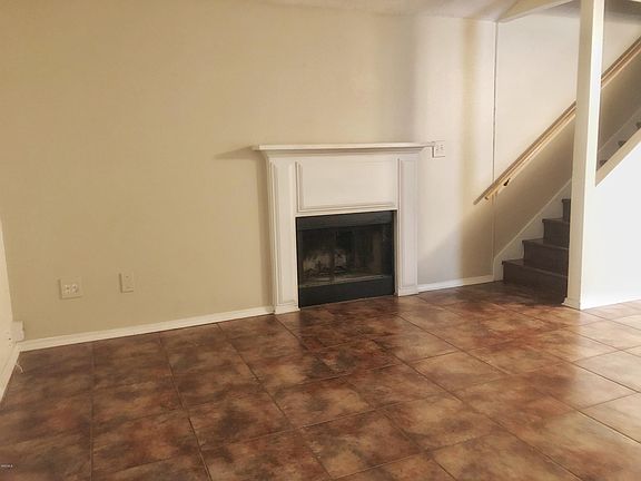 5th image of 411 Saint Charles Ct