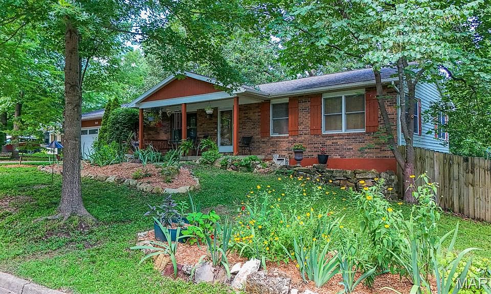 1st image of 909 Cypress Dr